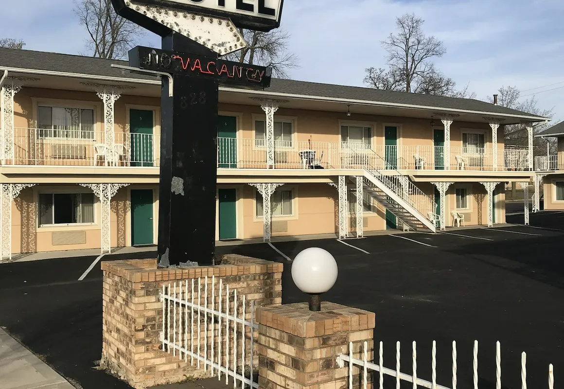 River Road Motel hotel hero