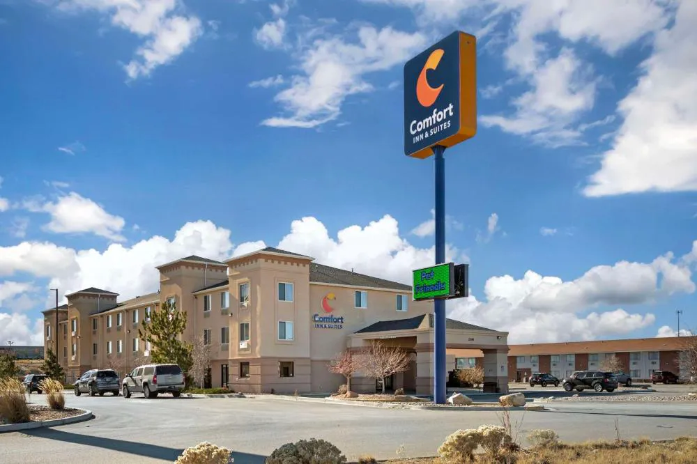 Comfort Inn & Suites Rawlins hotel hero