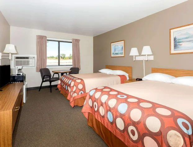 Super 8 by Wyndham Colorado Springs Peterson Space Force hotel detail image 4