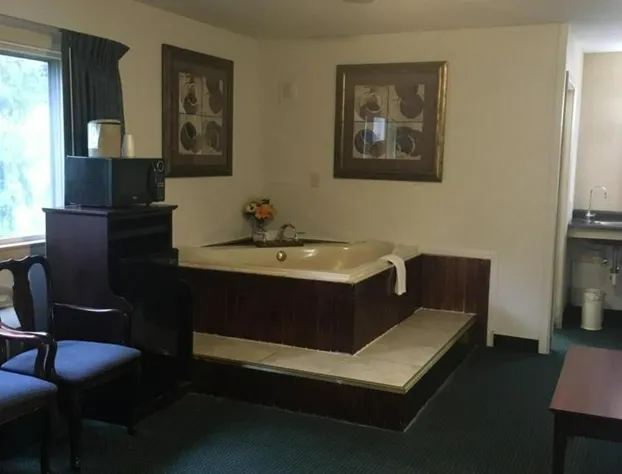 Rapids Inn and Suites hotel detail image 4