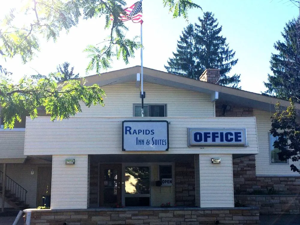 Rapids Inn and Suites hotel hero