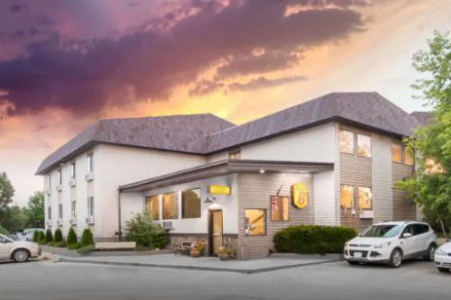 Super 8 by Wyndham Buffalo hotel hero