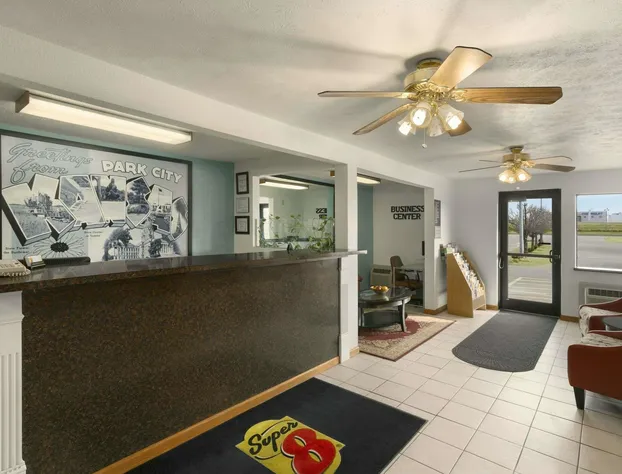 Super 8 by Wyndham Park City/North Wichita Area hotel detail image 1