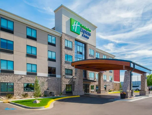 Holiday Inn Express Hotel & Suites Bismarck by IHG hotel detail image 2