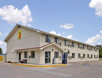 Super 8 by Wyndham Grand Forks hotel hero