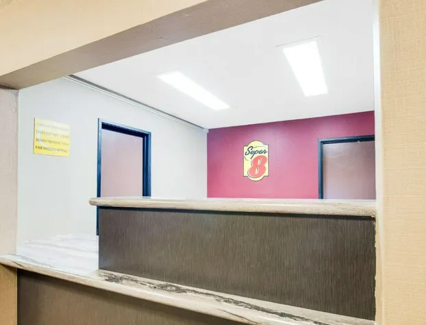 Super 8 by Wyndham Grand Forks hotel detail image 2