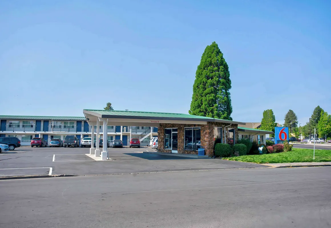 Motel 6 Bend, OR hotel hero