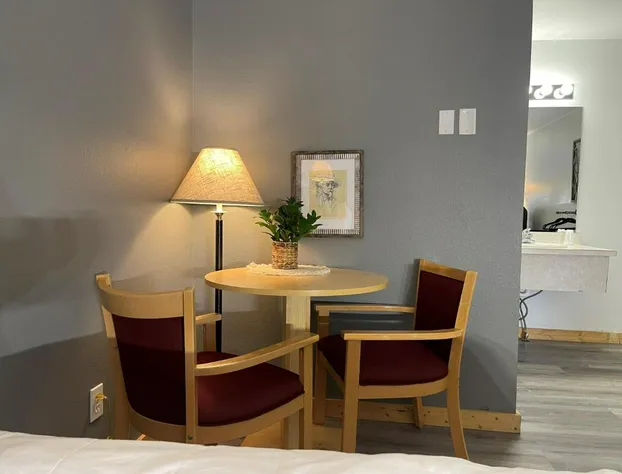 Moose Creek Lodge & Suites hotel detail image 3