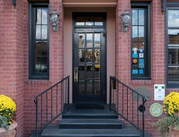 Chamberlin Inn Cody hotel detail image 2