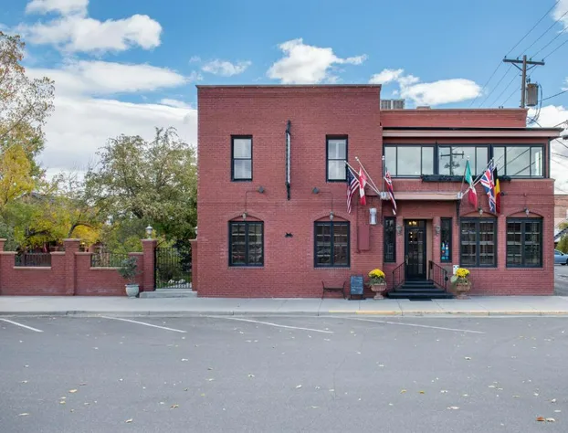 Chamberlin Inn Cody hotel detail image 4