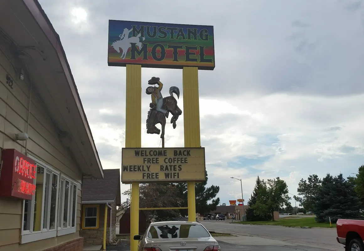 Mustang Motel hotel hero
