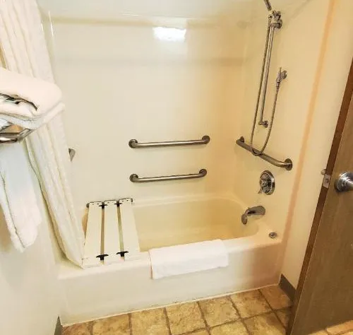 Quality Inn & Suites hotel detail image 3