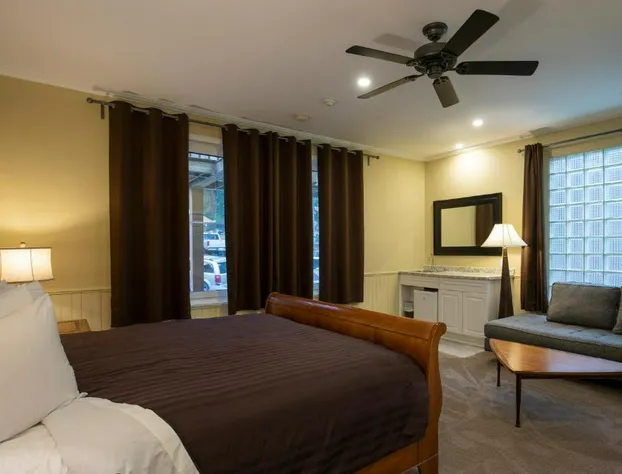 Banff Boutique Inn - Adults only hotel detail image 3