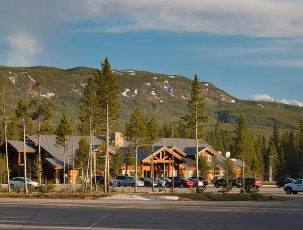 Headwaters Lodge & Cabins at Flagg Ranch hotel detail image 1
