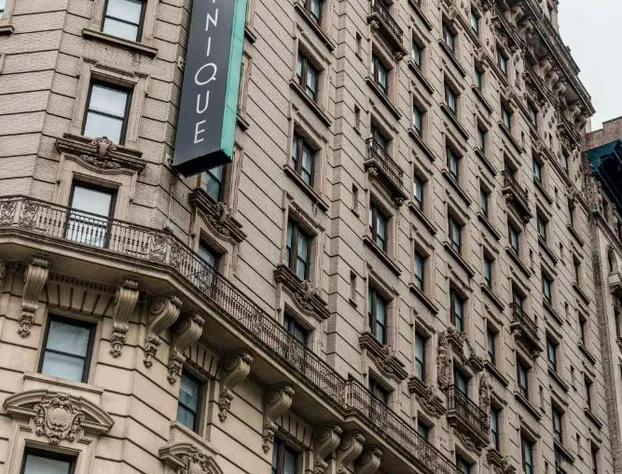 Martinique New York on Broadway, Curio Collection by Hilton hotel detail image 4