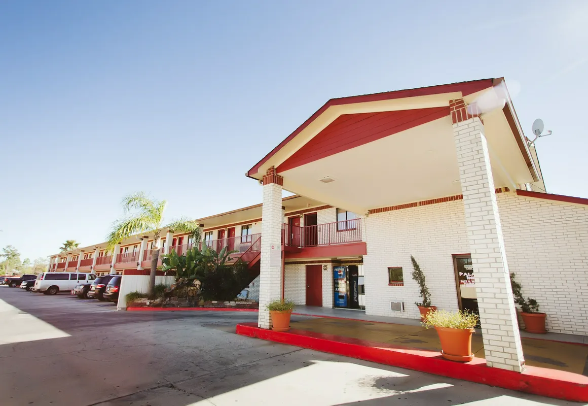 Palace Inn Wayside hotel hero