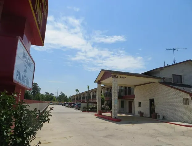 Palace Inn Wayside hotel detail image 2