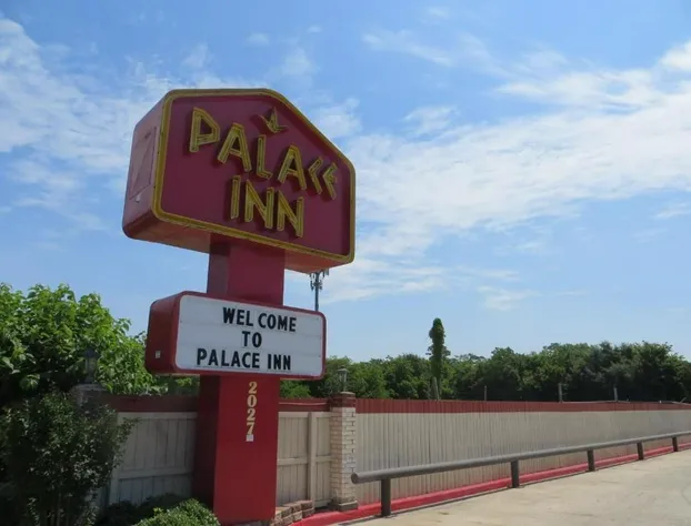 Palace Inn Wayside hotel detail image 3