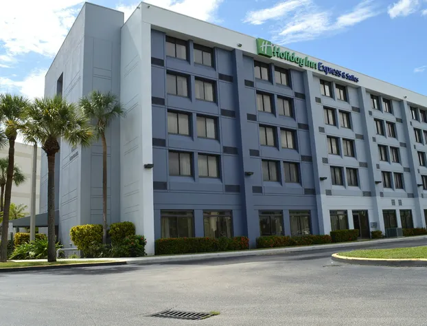 Holiday Inn Express & Suites Miami - Hialeah by IHG hotel detail image 1
