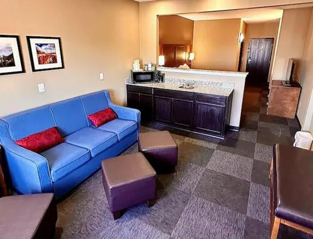 Comfort Suites Phoenix North hotel detail image 1