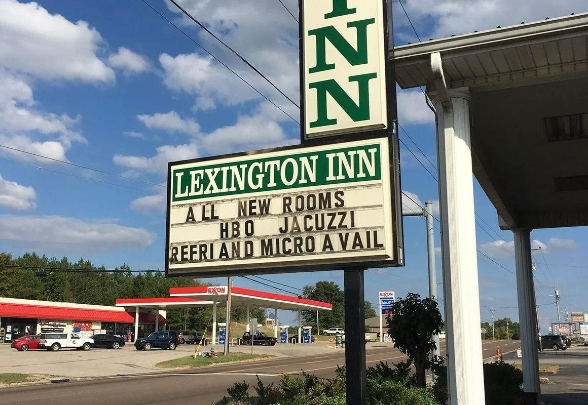 Lexington Inn hotel hero
