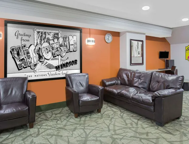 Super 8 by Wyndham Windsor/Madison North hotel detail image 2