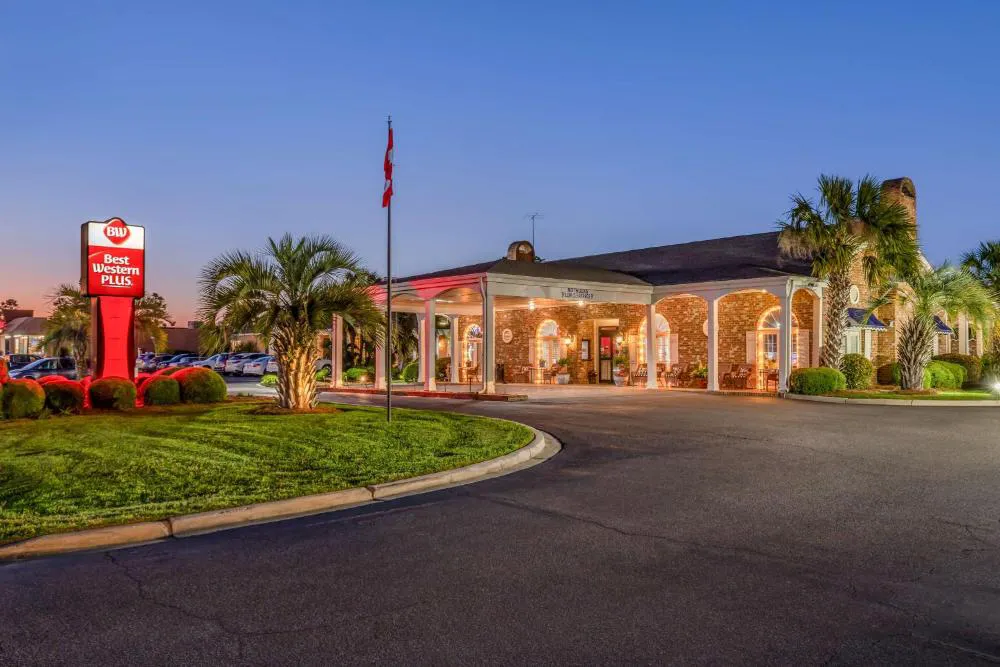 Best Western Plus Santee Inn hotel hero