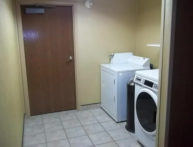 Baymont Inn & Suites by Wyndham Findlay hotel detail image 2