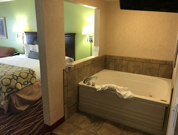 Baymont Inn & Suites by Wyndham Findlay hotel detail image 3