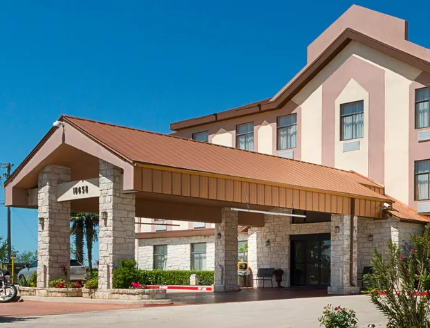 Quality Inn & Suites hotel detail image 1