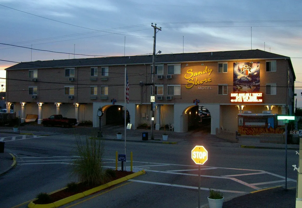 Sandy Shore Motel hotel hero