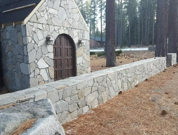 Emerald Bay Lodge hotel detail image 3