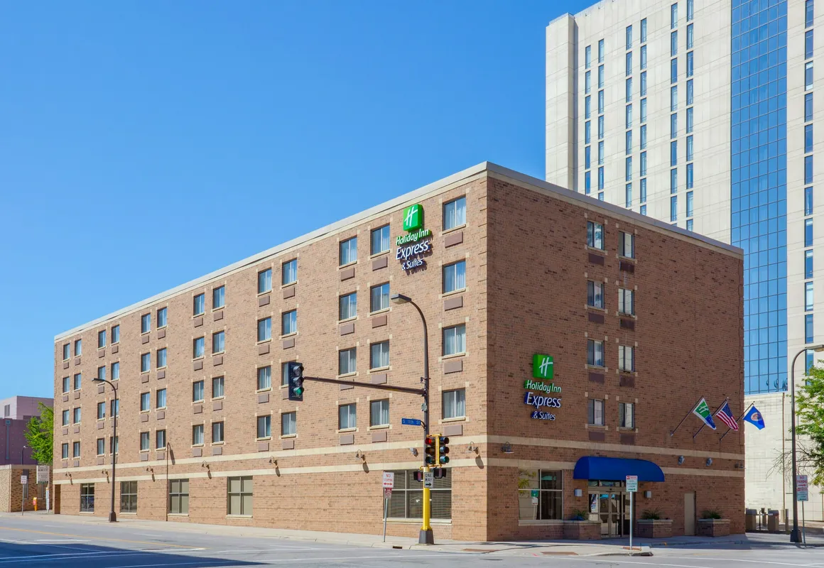 Holiday Inn Express Hotel & Suites Downtown Minneapolis by IHG hotel hero