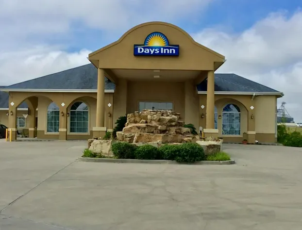 Days Inn by Wyndham Robstown hotel detail image 1