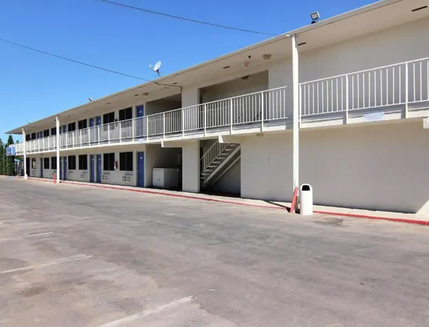 Motel 6 Carlsbad, NM hotel detail image 2