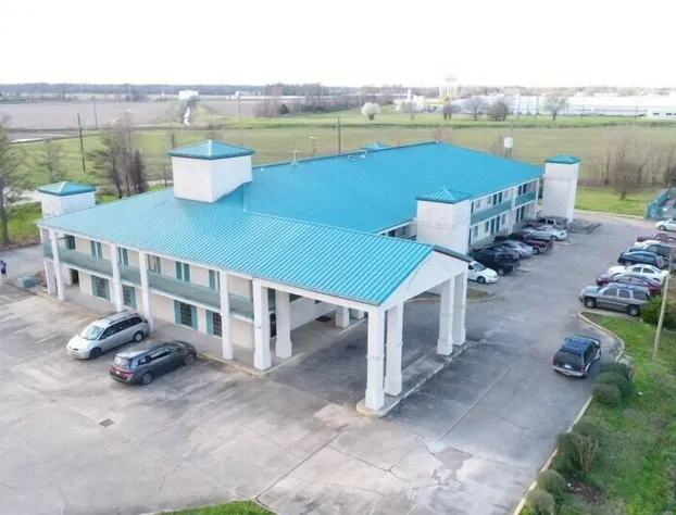 Deluxe Inn & Suites hotel detail image 3