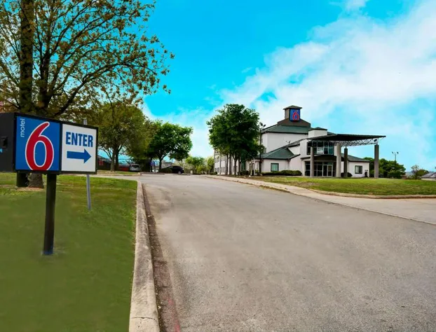 Motel 6 San Antonio, TX - Sea World North hotel detail image 3