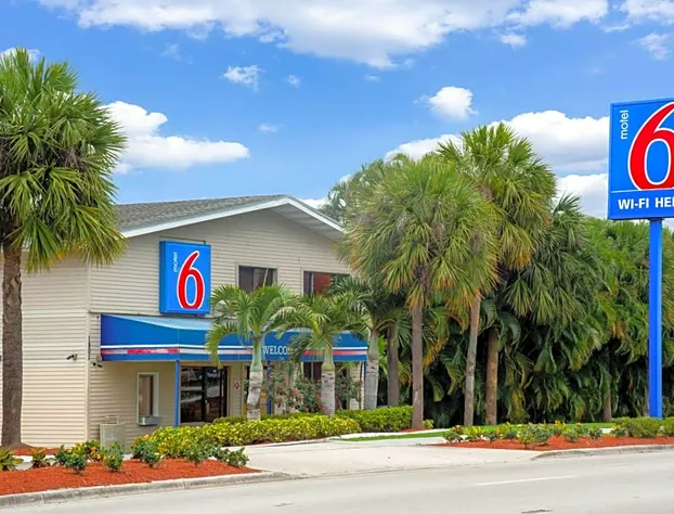 Motel 6 Fort Lauderdale, FL hotel detail image 1