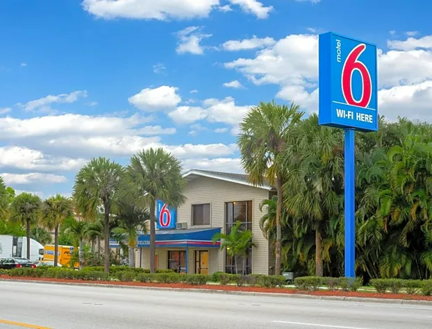 Motel 6 Fort Lauderdale, FL hotel detail image 2