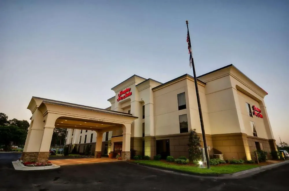 Hampton Inn & Suites Tifton hotel hero