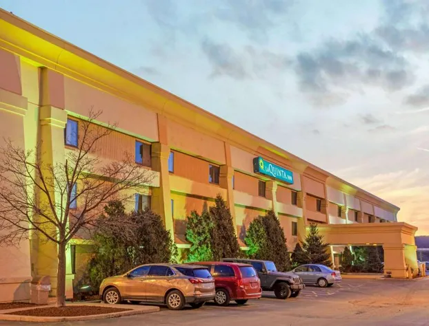 La Quinta Inn by Wyndham Milwaukee Airport / Oak Creek hotel detail image 1