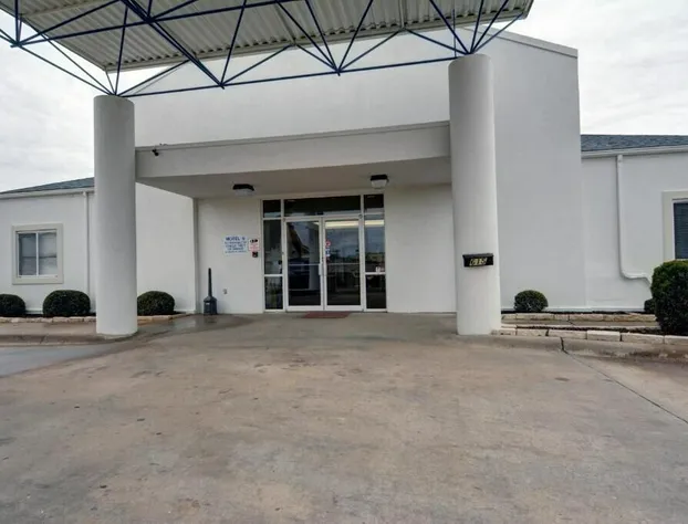 Motel 6 Denison, TX hotel detail image 1