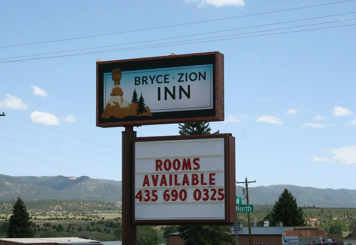 Bryce Zion Inn hotel hero
