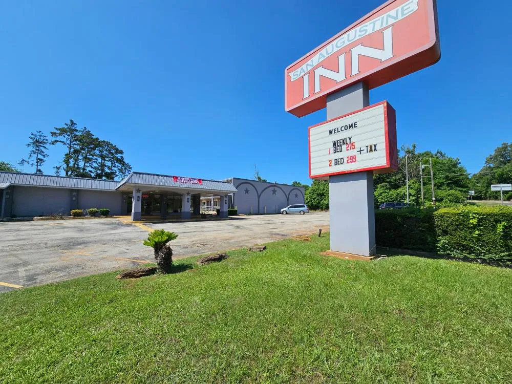 San Augustine Inn hotel hero