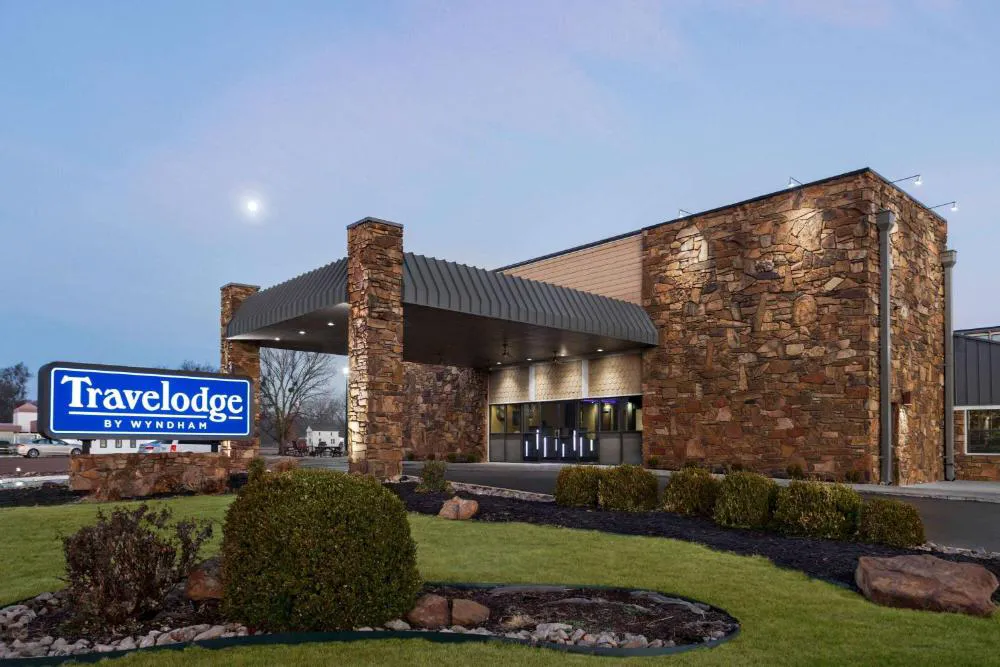 Travelodge by Wyndham Coffeyville hotel hero