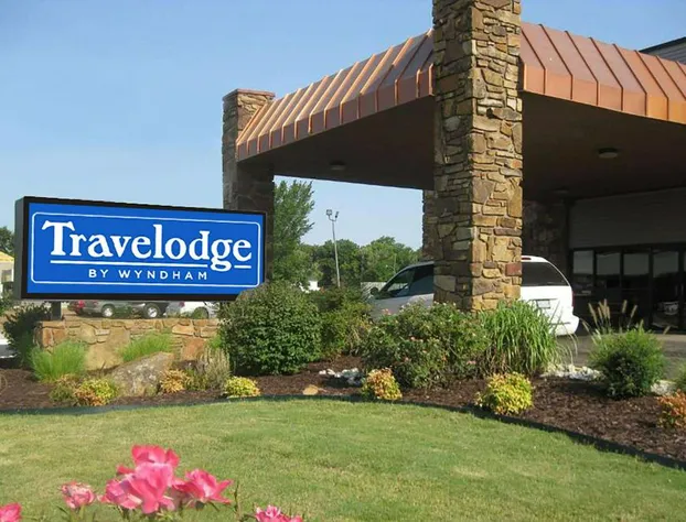 Travelodge by Wyndham Coffeyville hotel detail image 1