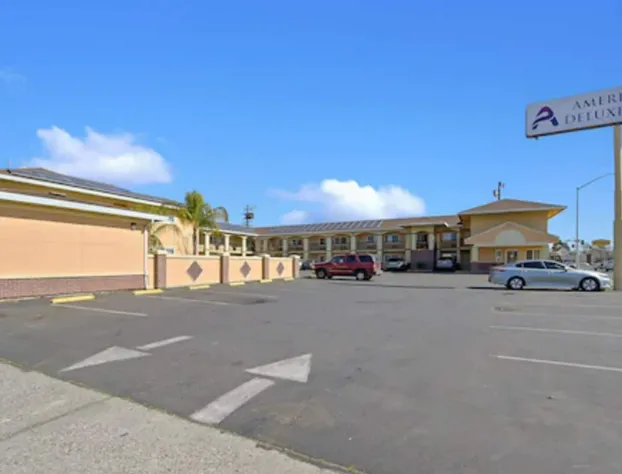 America's Deluxe Inn hotel detail image 1