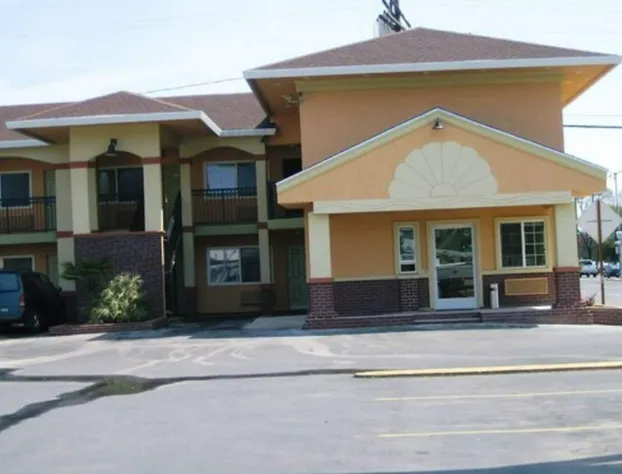 America's Deluxe Inn hotel detail image 4