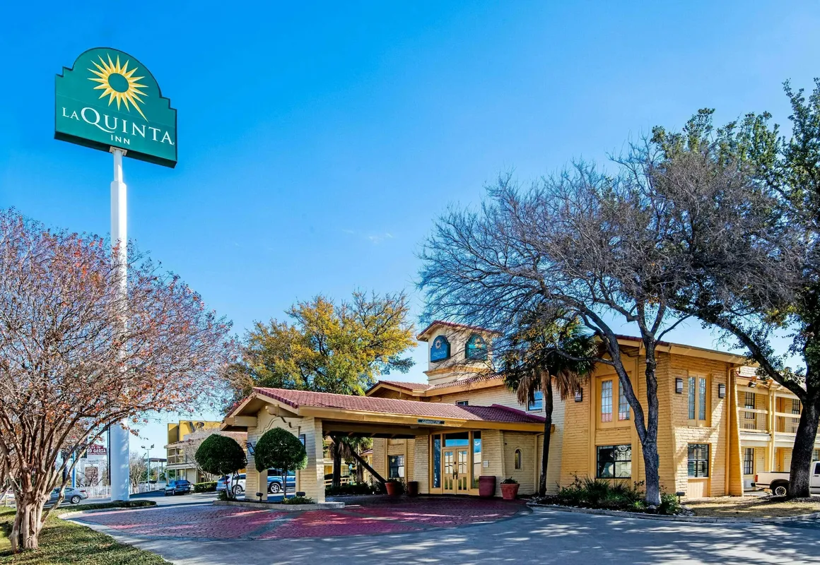 La Quinta Inn By Wyndham IH-10 West San Antonio TX hotel hero