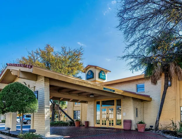 La Quinta Inn By Wyndham IH-10 West San Antonio TX hotel detail image 1